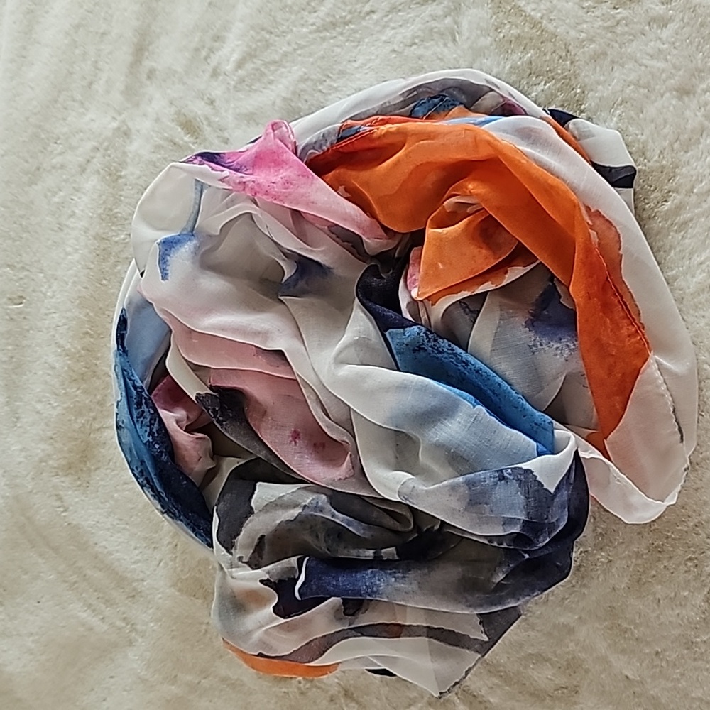 Lightweight Infinity Scarf - Picture 2 of 9